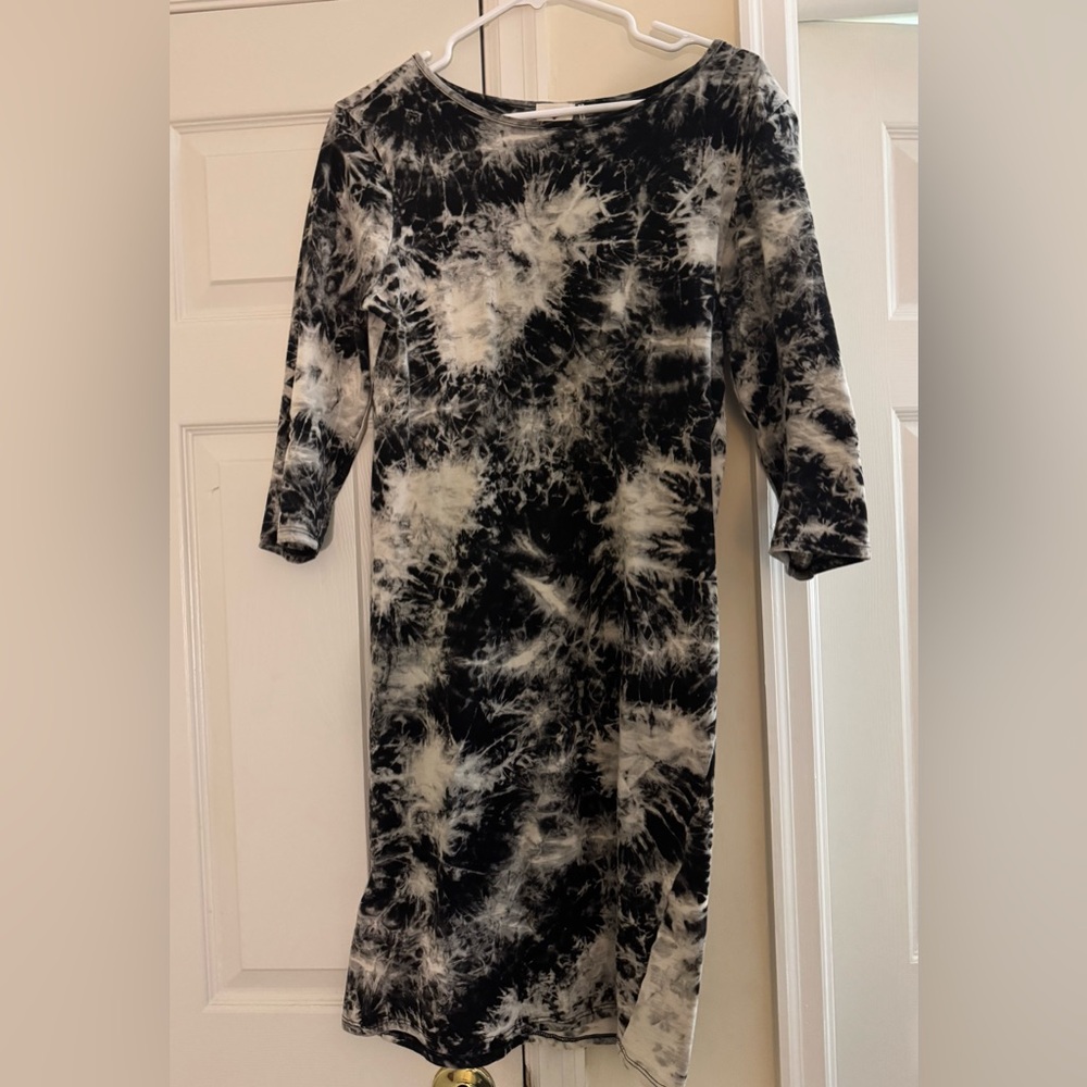 One Clothing Black & White Tie Dye Fitted Cotton Dress. Sz L